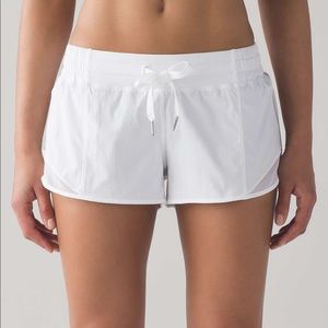 Lululemon Hotty Hot Shorts 2.5”